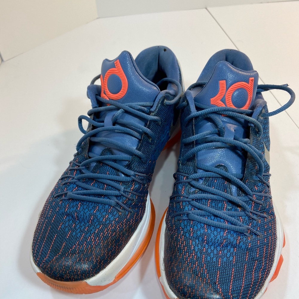 Nike KD men’s basketball shoe size 11